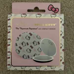 Hello Kitty “Supercute Signature" Print LED Compact Mirror